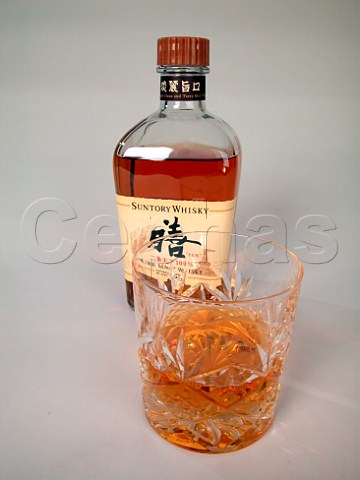 Bottle and glass of Suntory Zen malt whisky    Japan
