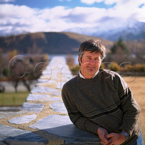 Jeff Sinnott winemaker of Amisfield   Lake Hayes near Queenstown New Zealand  Central Otago