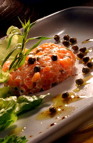 Salmon tartare with capers