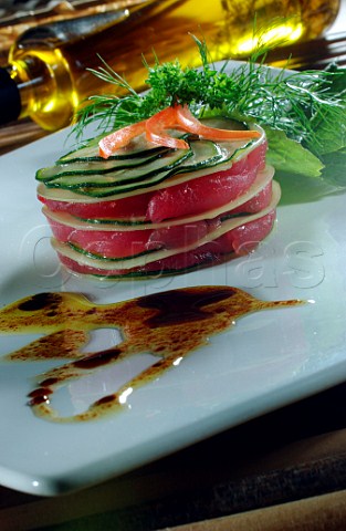 Marinated tuna with sliced courgettes
