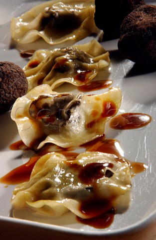 Black truffles with pasta