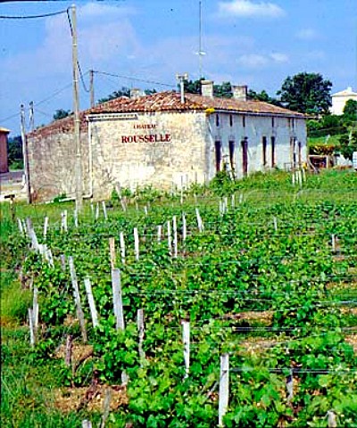 Chteau Rouselle seen across its vineyards Plassac  Gironde France Ctes de Bourg  Bordeaux