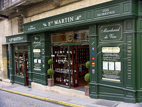 Exterior of Ets Martin one of the many wine shops   in Stmilion Gironde France Stmilion    Bordeaux