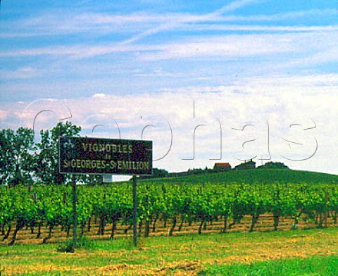 Sign at the start of StGeorgesStmilion with   Chteau StGeorges on the hill behind   Gironde France StGeorgesStmilion  Bordeaux