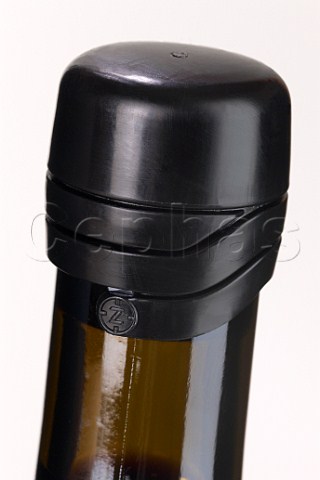 Bottle of dArenberg The Footbolt Shiraz sealed   with a Zork closure