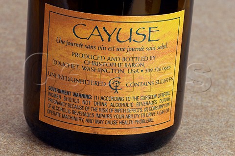 Government health warning on the back label of a   bottle of American wine