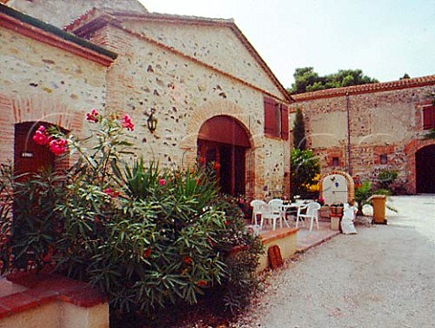 Courtyard of Domaine du Mas Crmat  Rivesaltes PyrnesOrientales France   Ctes du RoussillonVillages