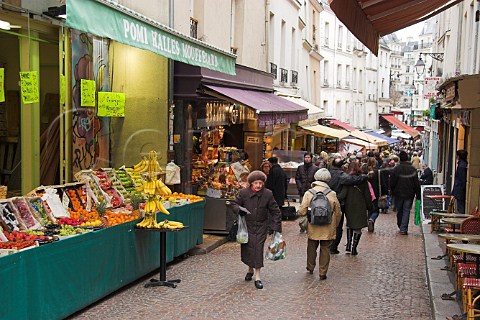 Fruit and vegetable stall March Mouffetard on Rue   Mouffetard Paris France