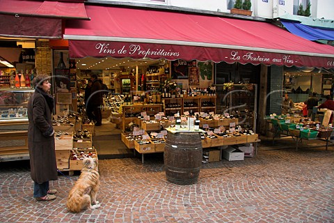 Wine shop March Mouffetard on Rue Mouffetard   Paris France