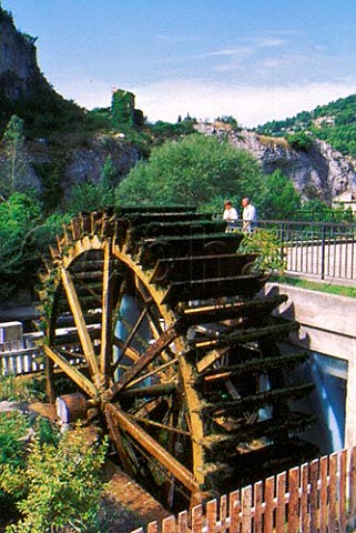 Old paper mill waterwheel Fontaine de   Vaucluse Vaucluse France