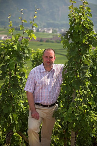 Nik Weis winemaker  owner of Weingut St   UrbansHof in Klostergarten vineyard above Leiwen   Germany   Mosel