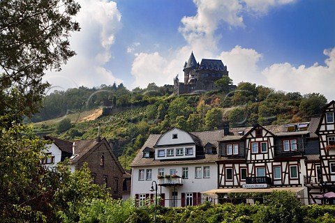 Burg Stahleck and Furstental vineyard above   Bacharach town on the west bank of the Rhine   Germany Mittelrhein
