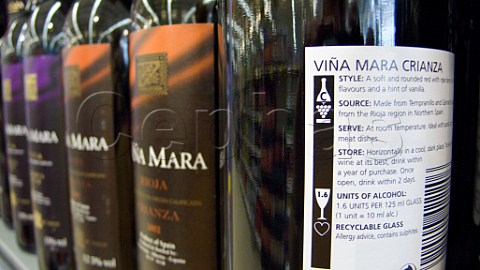 Grading system on the back label of Via Mara   Crianza wine on sale in a UK supermarket