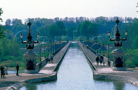 Canal aqueduct Briare Loiret Centre   France