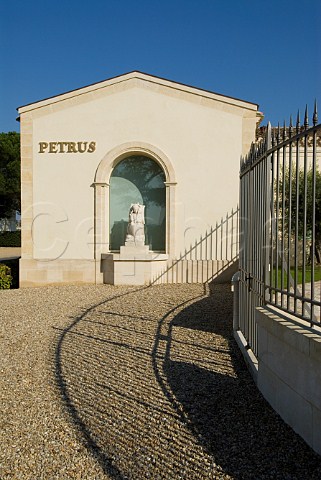 Chteau Ptrus faade with Peter the Apostle statue   Pomerol Gironde France Pomerol  Bordeaux