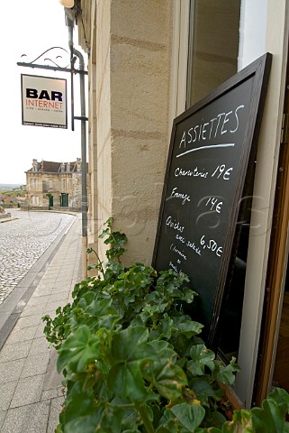 Blackboard menu outside the Saint Emilion Web Bar   internet caf Saintmilion Gironde France    Stmilion  Bordeaux
