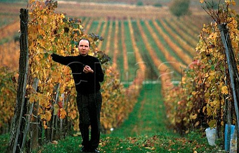 Paul Kerschbaum in the Gfanger vineyard  of Weingut Paul Kerschbaum Horitschon  Burgenland Austria Mittelburgenland