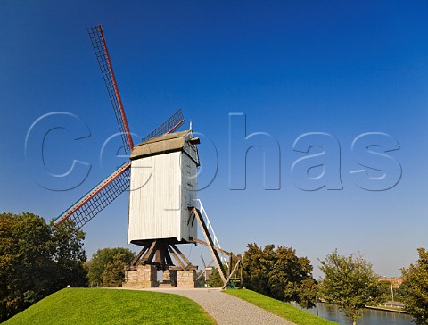 Bonne Chiers stilt windmill Bruges Belgium