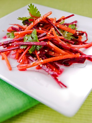 Beetroot and red pepper salad