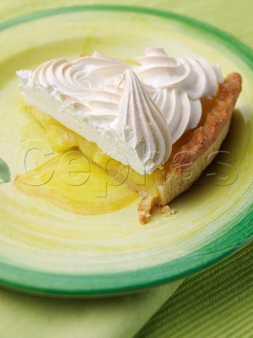 Lemon chiffon pie