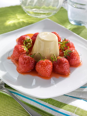 Panna cotta with seared strawberries