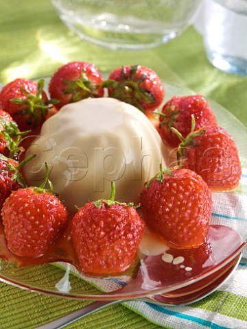 Panna cotta with seared strawberries