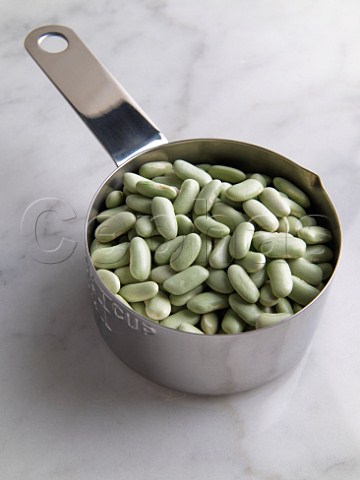 Flageolet beans in a saucepan