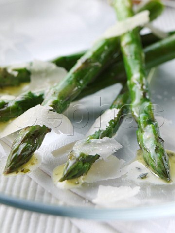 Asparagus pesto salad and parmesan shavings