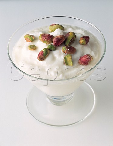 Pistachio yoghurt