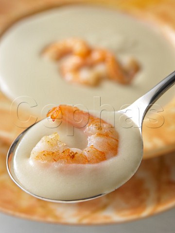 Jerusalem Artichoke soup with prawns