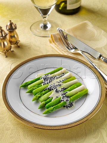 Asparagus and leeks with caviar sauce