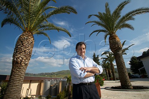 Laurent de la Gatinais son of Conte Hughes Bernard de la Gatinais Tenuta Rapital Camporeale Sicily Italy DOC Bianco Alcamo