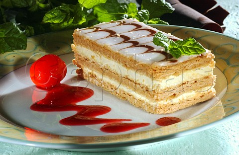 Millefeuille cream slice