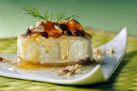 Fruit cheesecake with honey