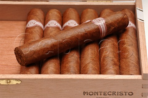 Box of Montecristo Edmundo cigars Havana Cuba