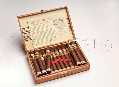 Box of Ashton Virgin Sun Grown Robusto cigars Dominican Republic