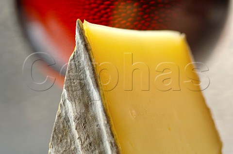 Saint Nectair cheese with glass of Chimay Red beer