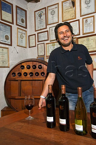Christian Rojas chief winemaker at Via Luis Felipe Edwards Colchagua Valley Chile Rapel