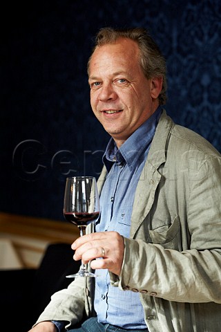 Stephane Derenoncourt oenologist and owner of Domaine de lA Ctes de Castillon  Bordeaux