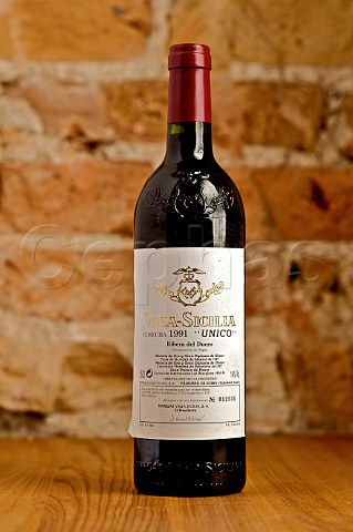 Bottle of Vega Sicilia Unico 1991 Valbuena de Duero Castilla y Len Spain Ribera del Duero