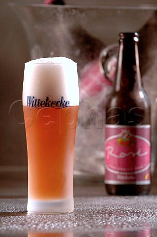 Glass of Wittekerke ros Belgian beer