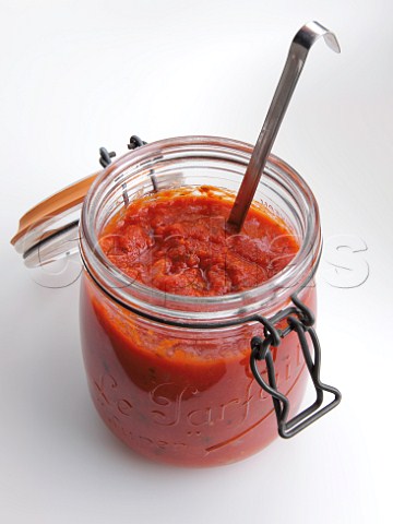 Fresh tomato sauce in a kilner jar