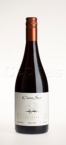 Bottle of 2008 Cono Sur Reserva Pinot Noir Casablanca Valley Chile