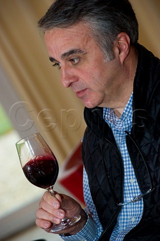 Guy Charneau wine taster Bordeaux France