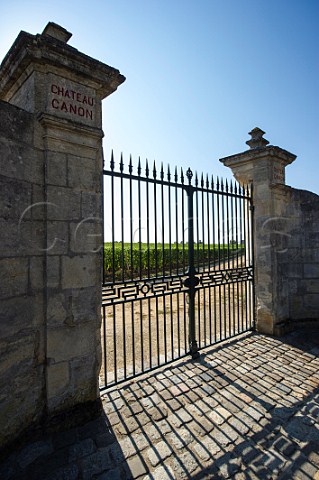 Entrance to vineyard of Chteau Canon  Stmilion Gironde France Saintmilion  Bordeaux