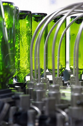 Washing bottles on the bottling line at the Union de Producteurs de Saintmilion  Gironde France  Stmilion  Bordeaux