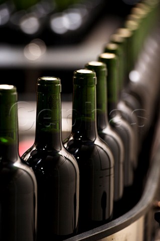 Bottling line at the Union de Producteurs de Saintmilion   Gironde France Stmilion  Bordeaux