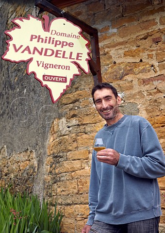 Philippe Vandelle outside his winery tasting room Domaine Philippe Vandelle Ltoile Jura France  Ltoile