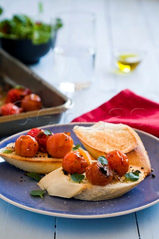 Roasted cherry tomato pintxos