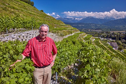 Michel Quenard in terraced Bergeron Roussanne vineyard of Domaine Andr et Michel Quenard Chignin Savoie France Coteau de Tormry  Chignin